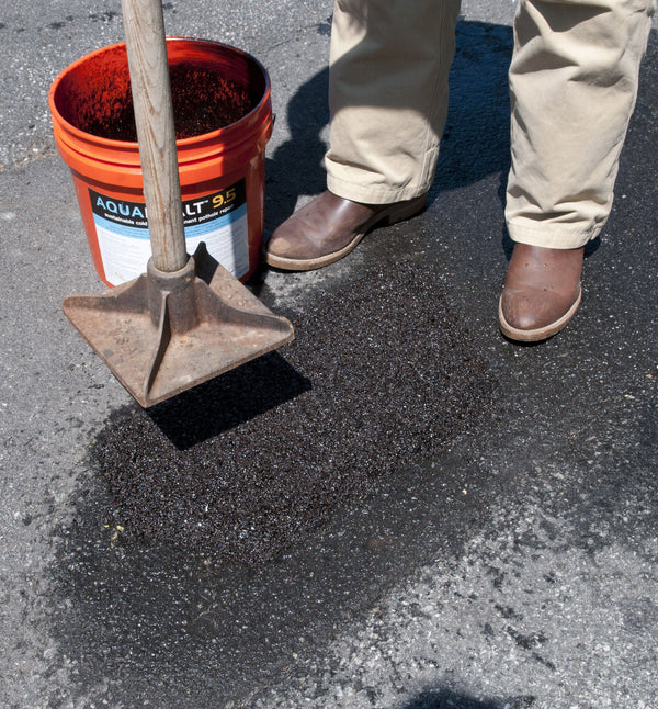 Aquaphalt 6.0 Black WaterBased Asphalt and Concrete Patch 3.5 gal